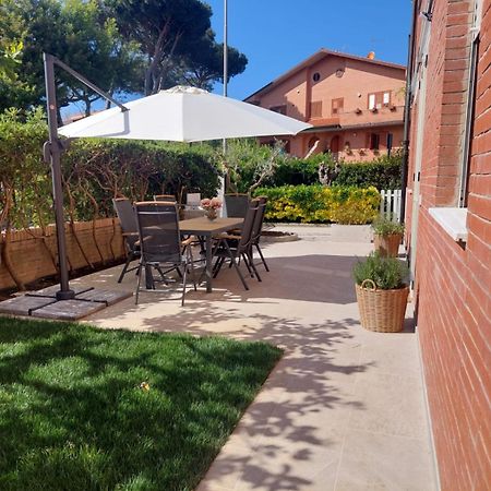 Casa Del Sole Apartments With Garden Marina Di Pisa Exterior photo