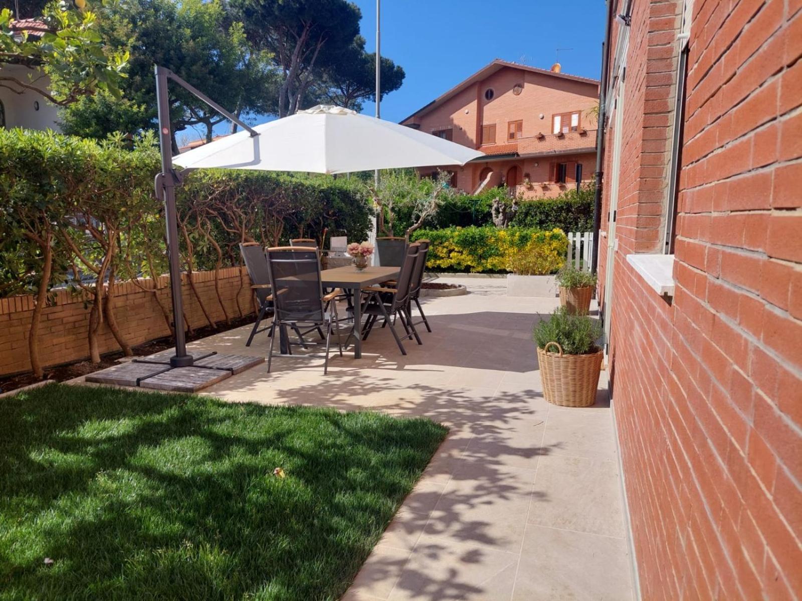 Casa Del Sole Apartments With Garden Marina Di Pisa Exterior photo