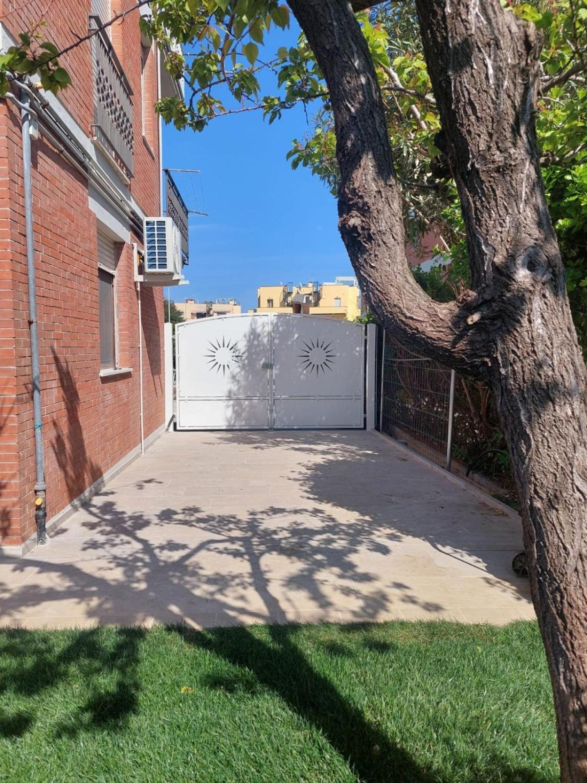 Casa Del Sole Apartments With Garden Marina Di Pisa Exterior photo